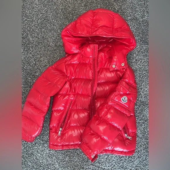 新品MONCLER 赤 キッズジャケット 6Aサイズ 新品タグ付き✨モンクレールキッズ ダウンジャケット レッド サイズ6
